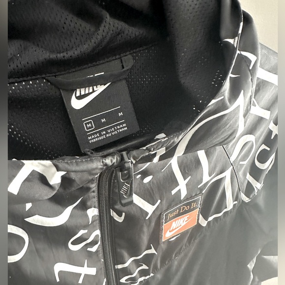 Nike || LOT OF 2 - Golf Jacket and Sweater || Youth Medium - Picture 8 of 9